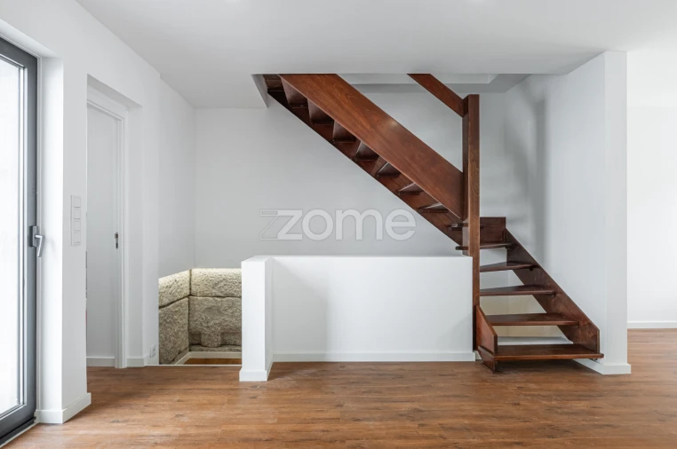 Moradia T4 para Venda em Lanhelas Foto 28