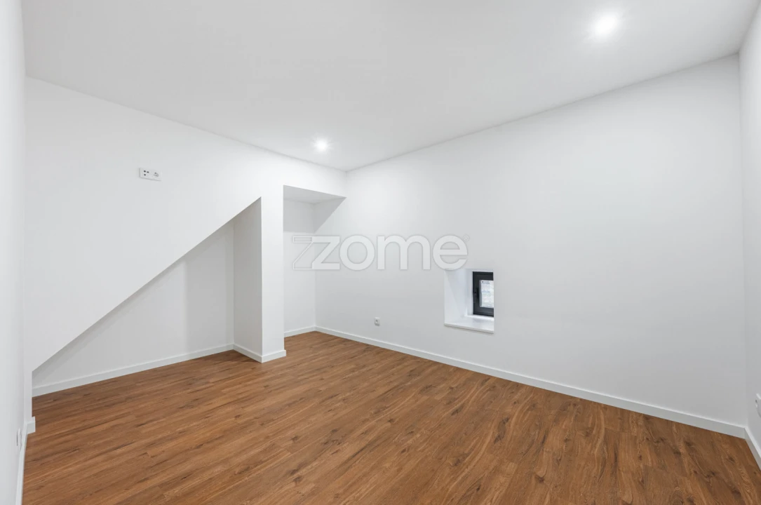 Moradia T4 para Venda em Lanhelas Foto 16