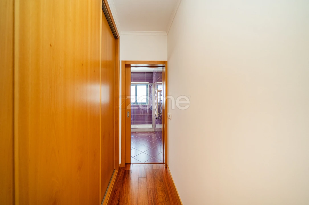 Moradia T5 para Venda em Codeçoso Foto 23