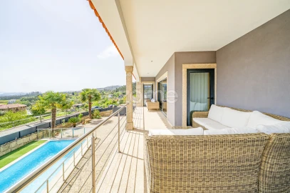 Moradia T5 para Venda em Codeçoso