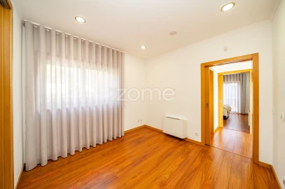 Moradia T5 para Venda em Codeçoso