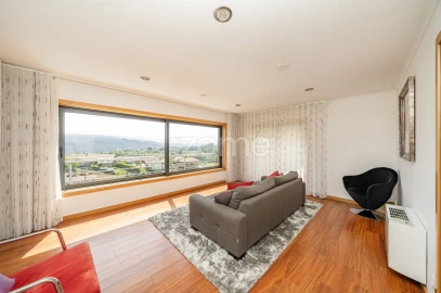 Moradia T5 para Venda em Codeçoso