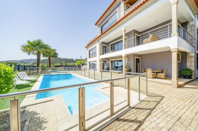 Moradia T5 para Venda em Codeçoso