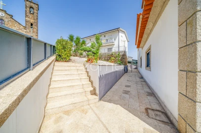 Moradia T5 para Venda em Codeçoso