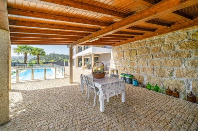 Moradia T5 para Venda em Codeçoso