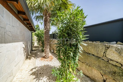 Moradia T5 para Venda em Codeçoso