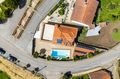 Moradia T5 para Venda em Codeçoso