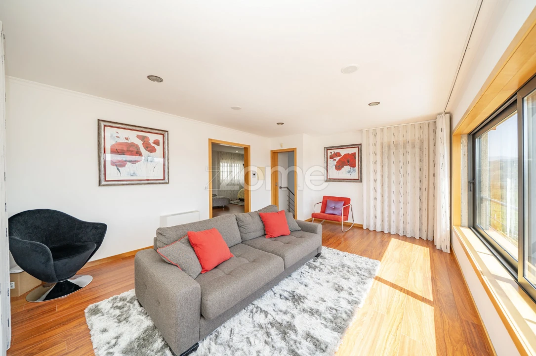 Moradia T5 para Venda em Codeçoso Foto 34