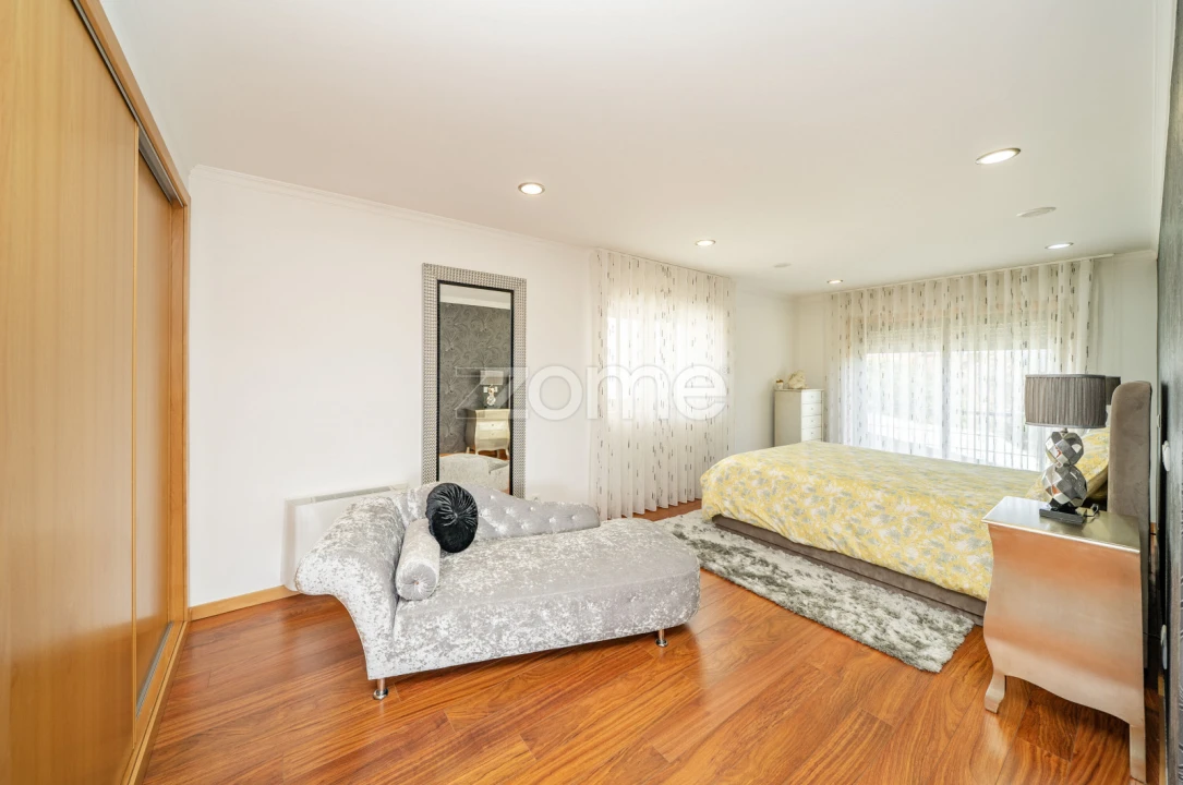 Moradia T5 para Venda em Codeçoso Foto 35