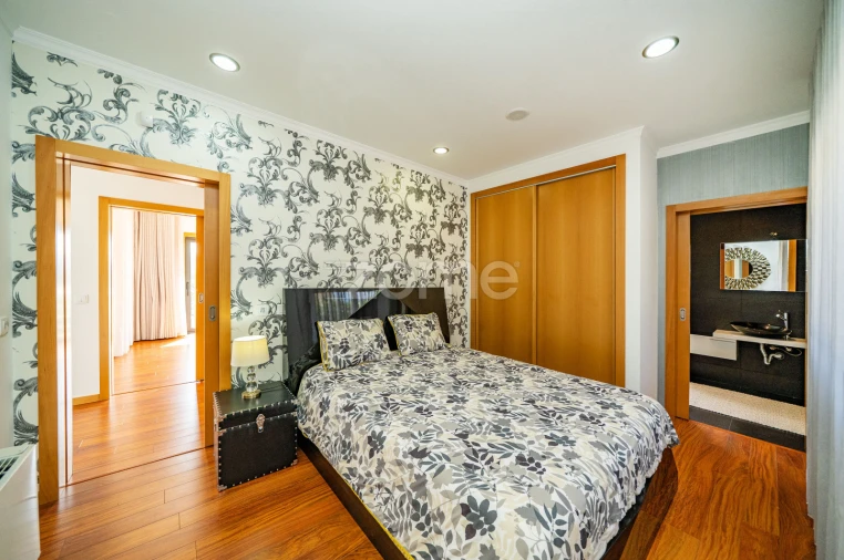 Moradia T5 para Venda em Codeçoso Foto 27