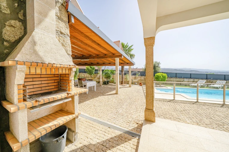 Moradia T5 para Venda em Codeçoso Foto 43