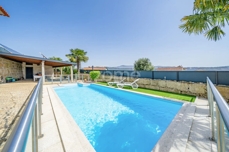 Moradia T5 para Venda em Codeçoso Foto 45