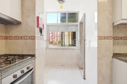 Apartamento T4 para Venda em São Domingos de Benfica