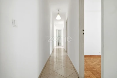 Apartamento T4 para Venda em São Domingos de Benfica