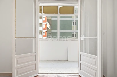 Apartamento T4 para Venda em São Domingos de Benfica