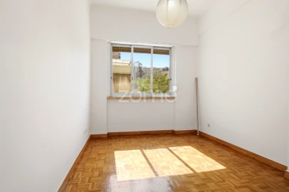 Apartamento T4 para Venda em São Domingos de Benfica