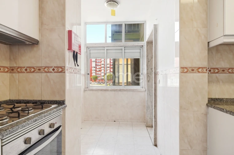 Apartamento T4 para Venda em São Domingos de Benfica Foto 12