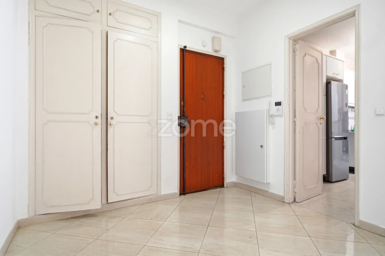 Apartamento T4 para Venda em São Domingos de Benfica Foto 6