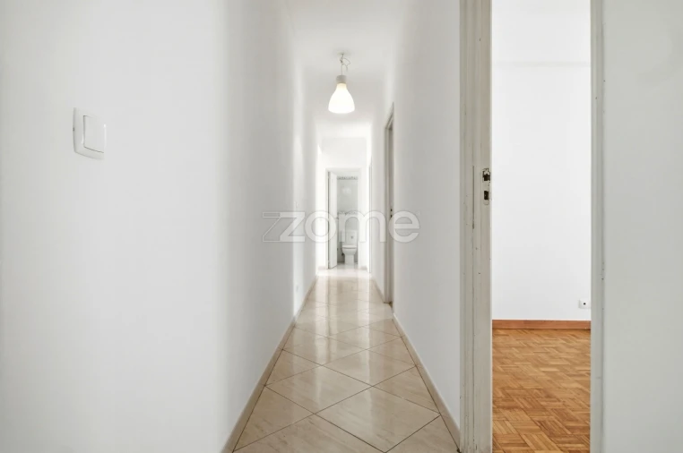 Apartamento T4 para Venda em São Domingos de Benfica Foto 14