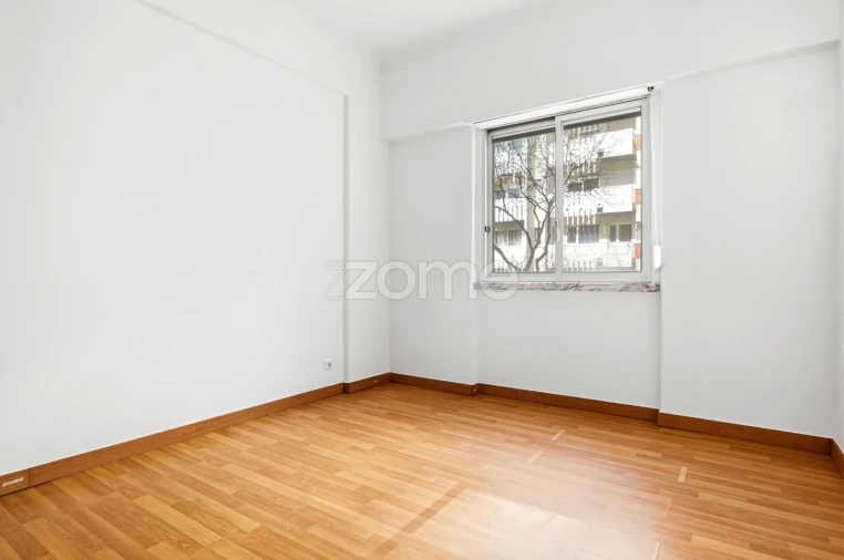 Apartamento T4 para Venda em São Domingos de Benfica Foto 19