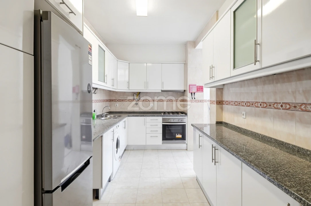 Apartamento T4 para Venda em São Domingos de Benfica Foto 7