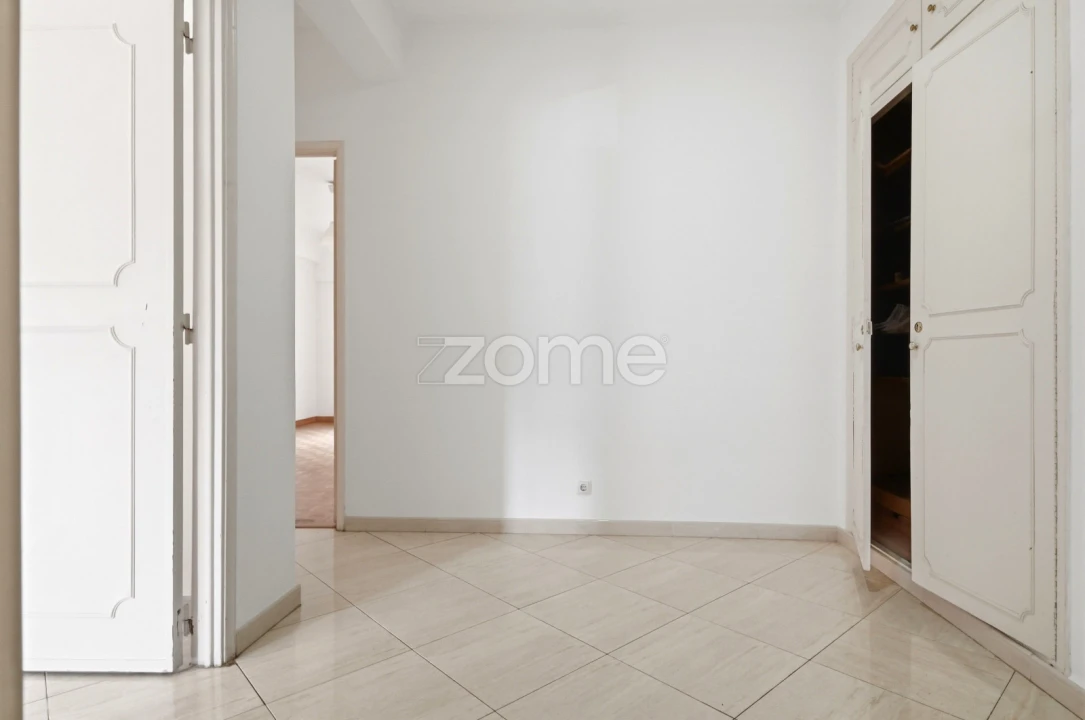 Apartamento T4 para Venda em São Domingos de Benfica Foto 13