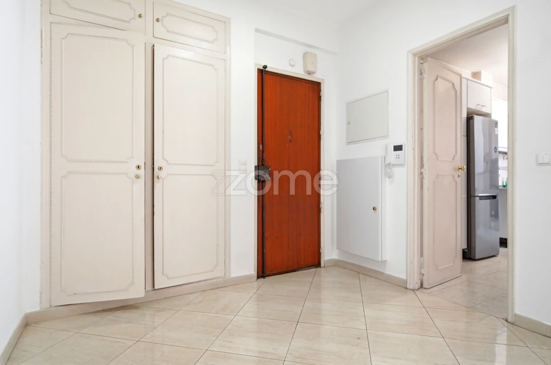 Apartamento T4 para Venda em São Domingos de Benfica Foto 6