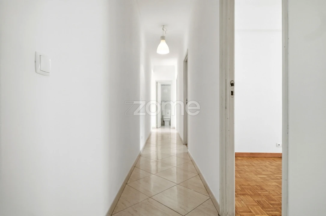 Apartamento T4 para Venda em São Domingos de Benfica Foto 14