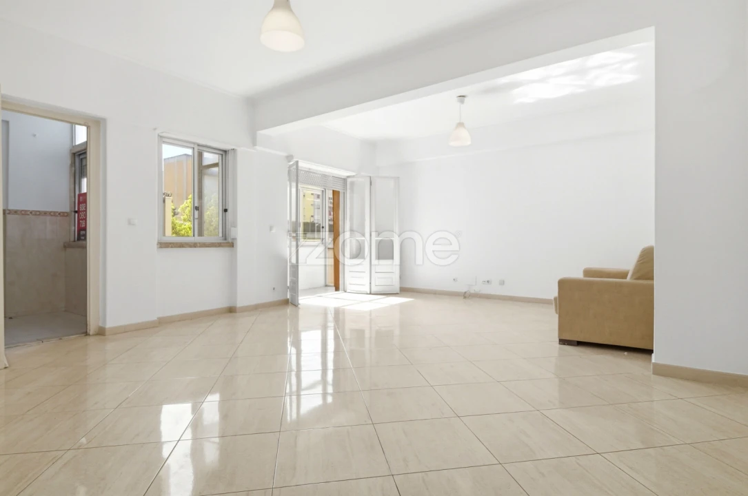 Apartamento T4 para Venda em São Domingos de Benfica Foto 1