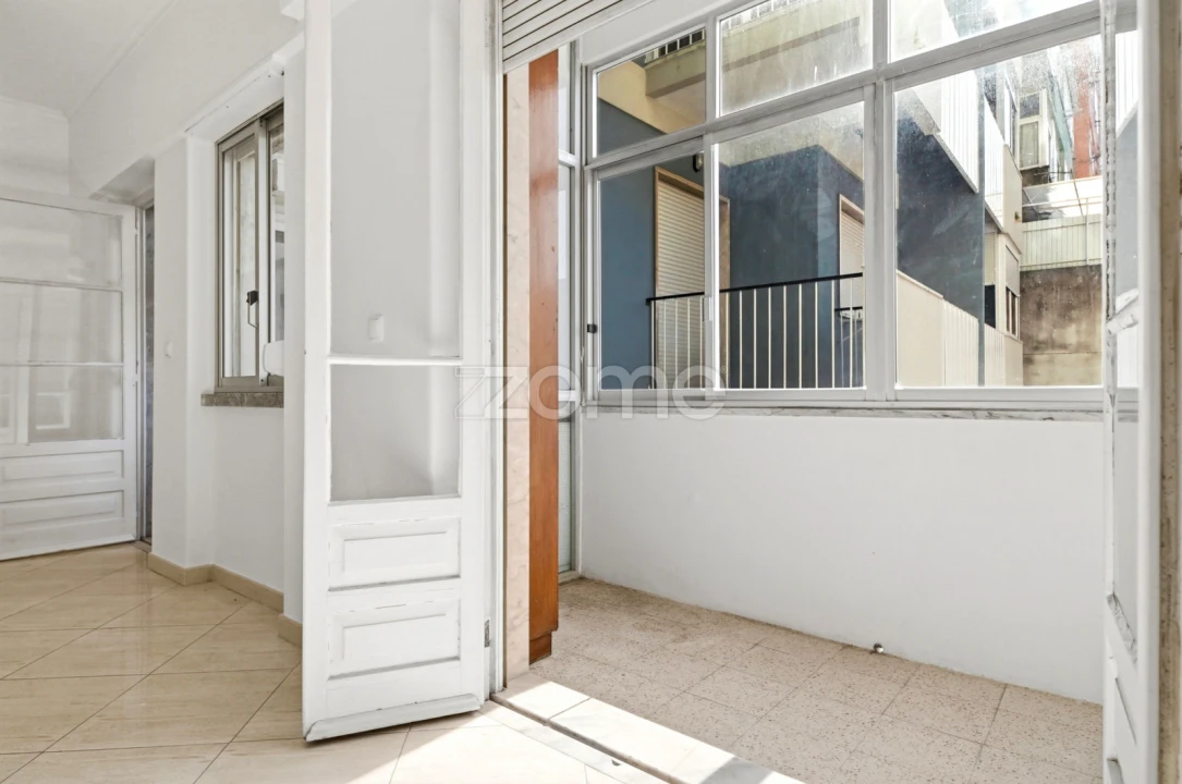 Apartamento T4 para Venda em São Domingos de Benfica Foto 5