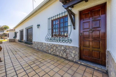 Moradia T5 para Venda em Vau