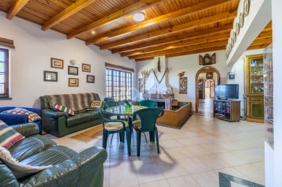 Moradia T5 para Venda em Vau