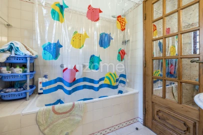 Moradia T5 para Venda em Vau