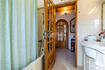 Moradia T5 para Venda em Vau