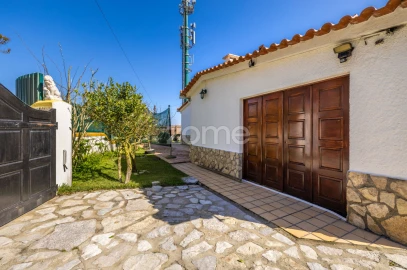 Moradia T5 para Venda em Vau