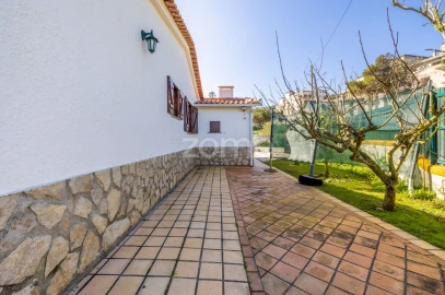 Moradia T5 para Venda em Vau