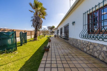 Moradia T5 para Venda em Vau