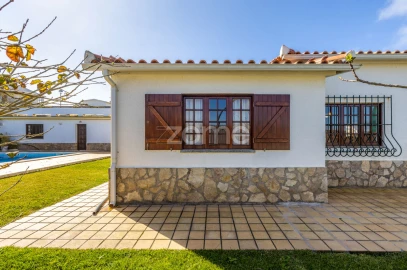 Moradia T5 para Venda em Vau