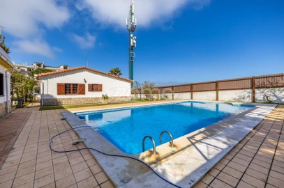 Moradia T5 para Venda em Vau