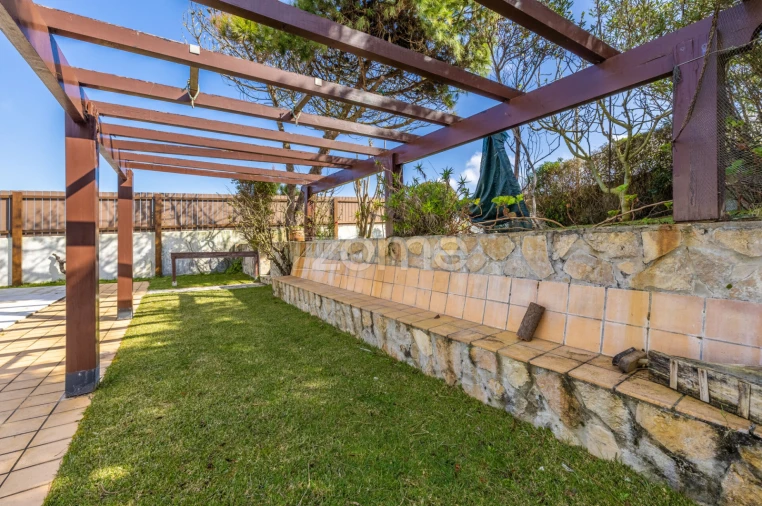 Moradia T5 para Venda em Vau Foto 64