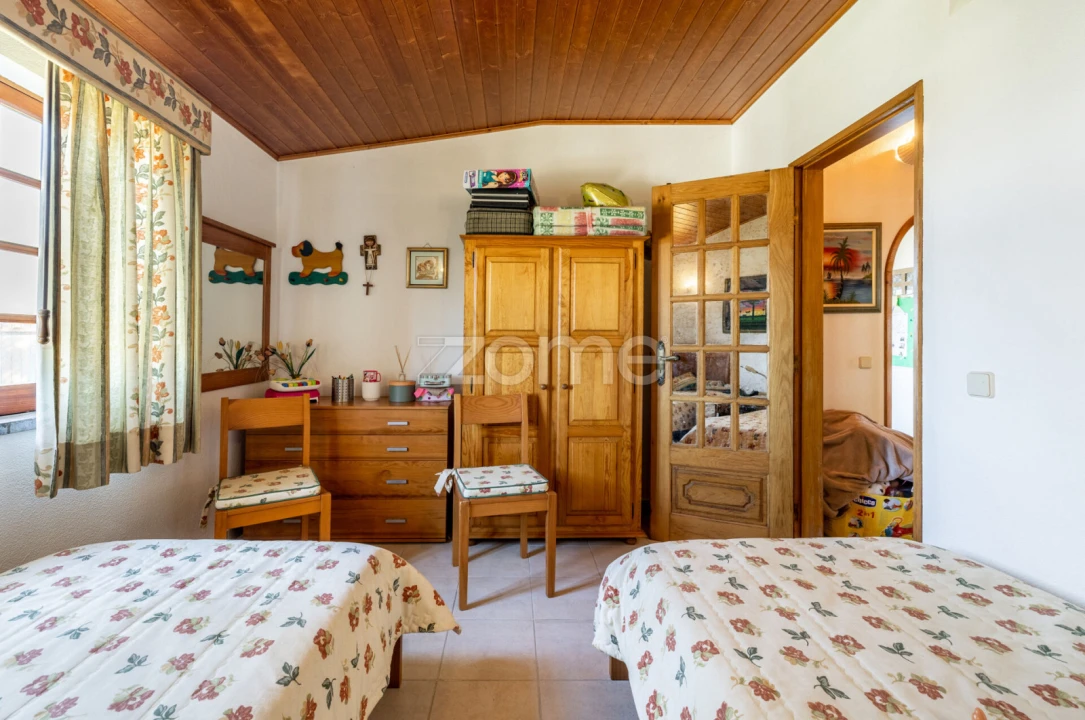 Moradia T5 para Venda em Vau Foto 23