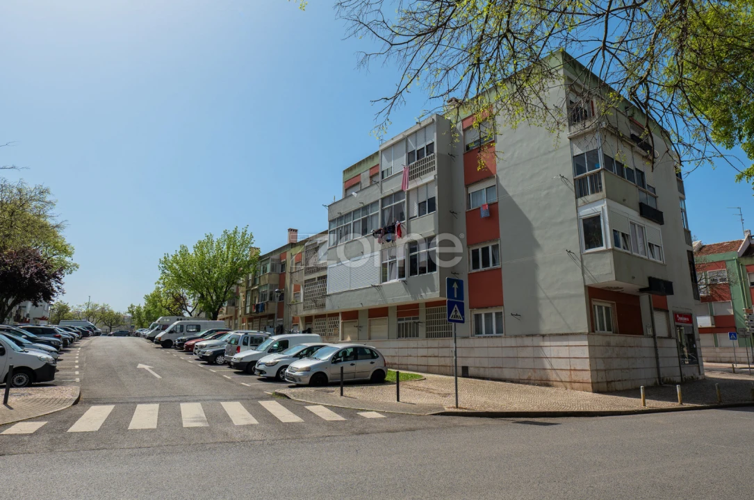 Apartamento T4 para Venda em Venteira Foto 18