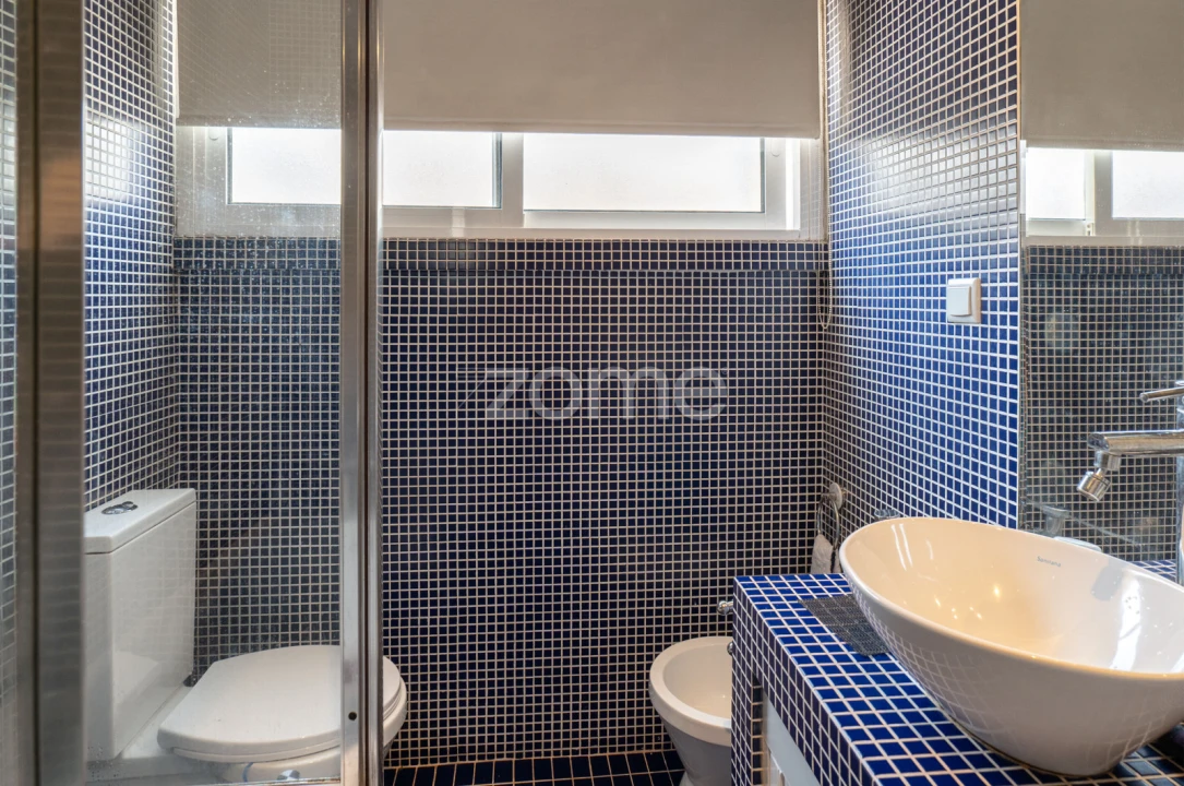 Apartamento T4 para Venda em Venteira Foto 16
