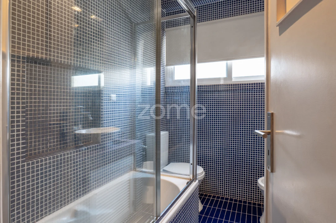 Apartamento T4 para Venda em Venteira Foto 15