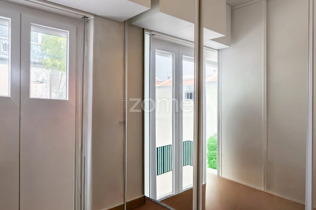 Apartamento T4 para Venda em Venteira Foto 12
