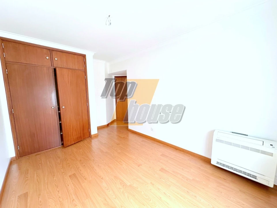 Apartamento T2 para Arrendamento em Corroios Foto 12