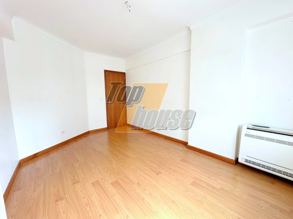 Apartamento T2 para Arrendamento em Corroios Foto 18