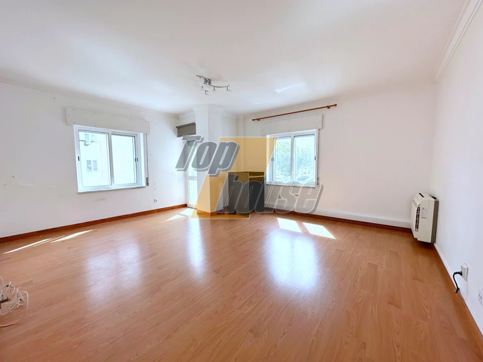 Apartamento T2 para Arrendamento em Corroios Foto 5