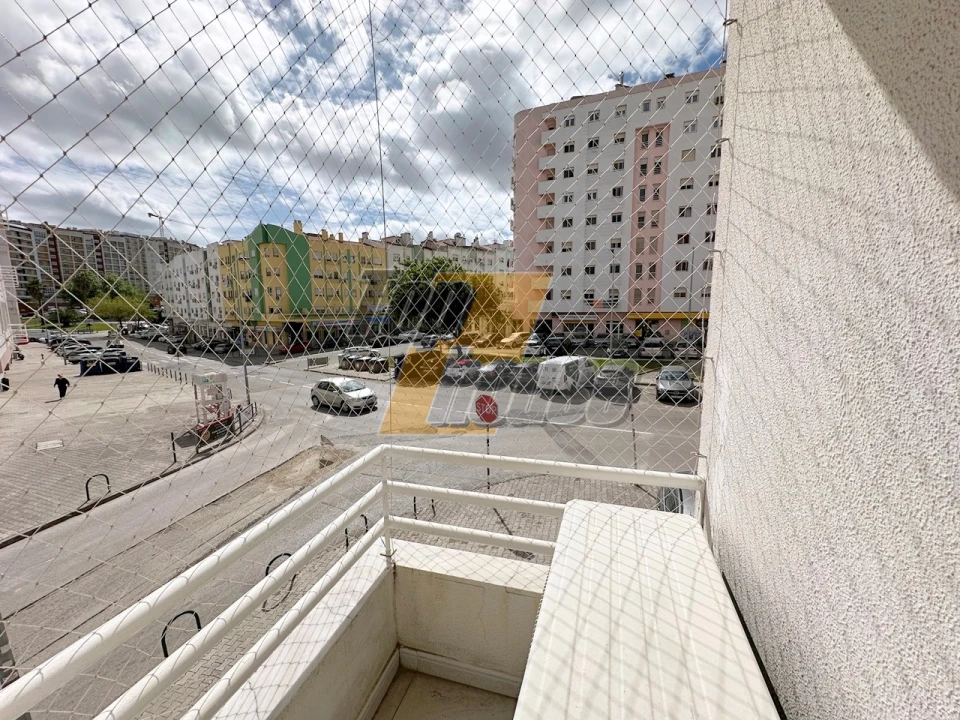 Apartamento T2 para Arrendamento em Corroios Foto 4