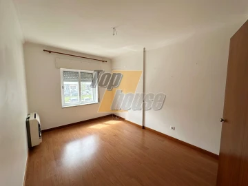 Apartamento T2 para Arrendamento em Corroios